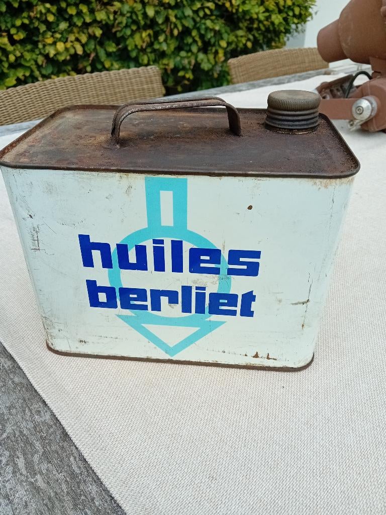 Bidon d'huile vintage Huile Berliet 5L, Enlèvement ou Envoi, Comme neuf