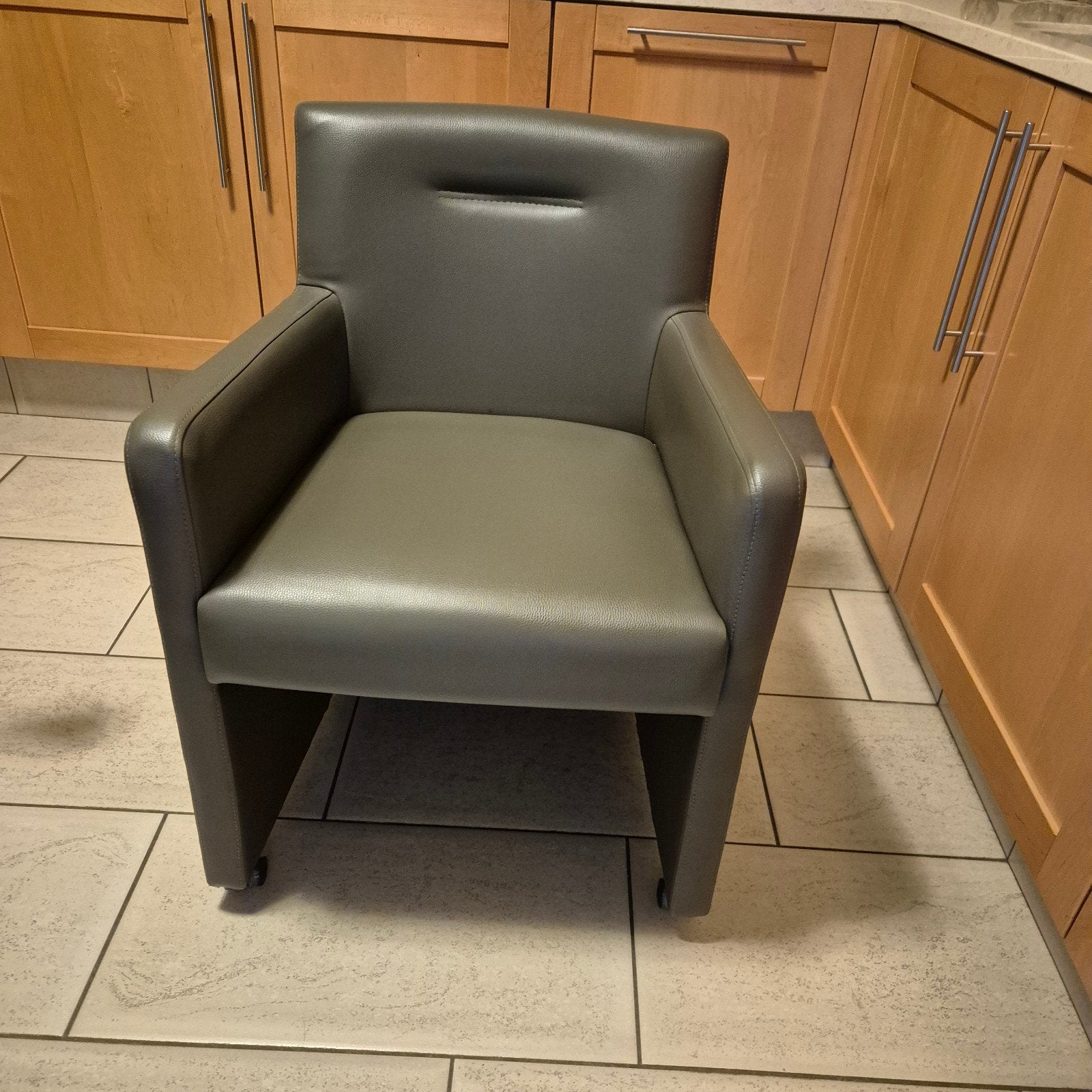 4 kunstleren stoelen, Ophalen