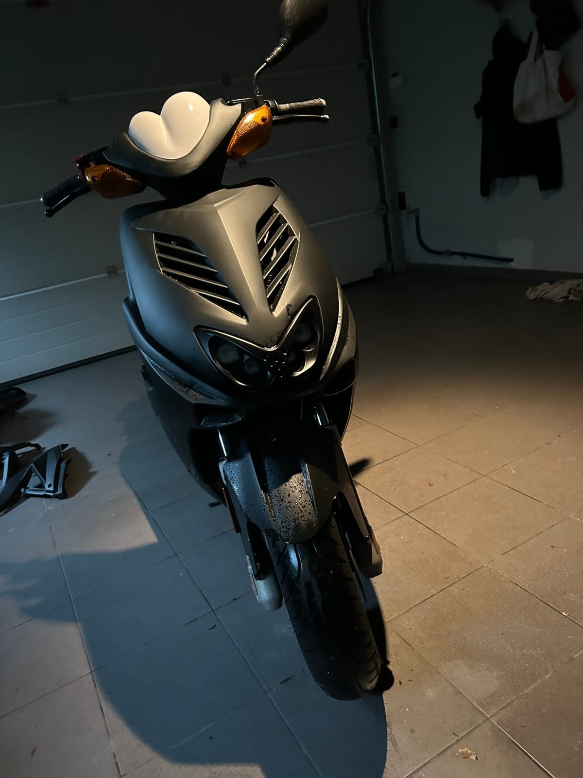 Yamaha aerox b klasse, Fietsen en Brommers, Ophalen, Zo goed als nieuw, Aerox