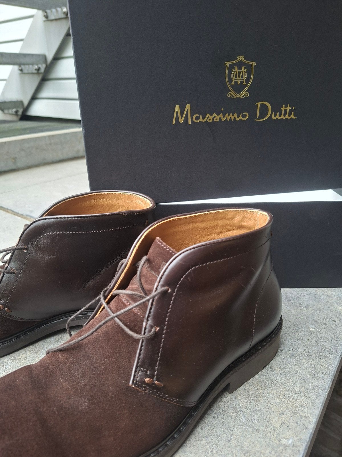Chaussures Massimo Dutti, Enlèvement