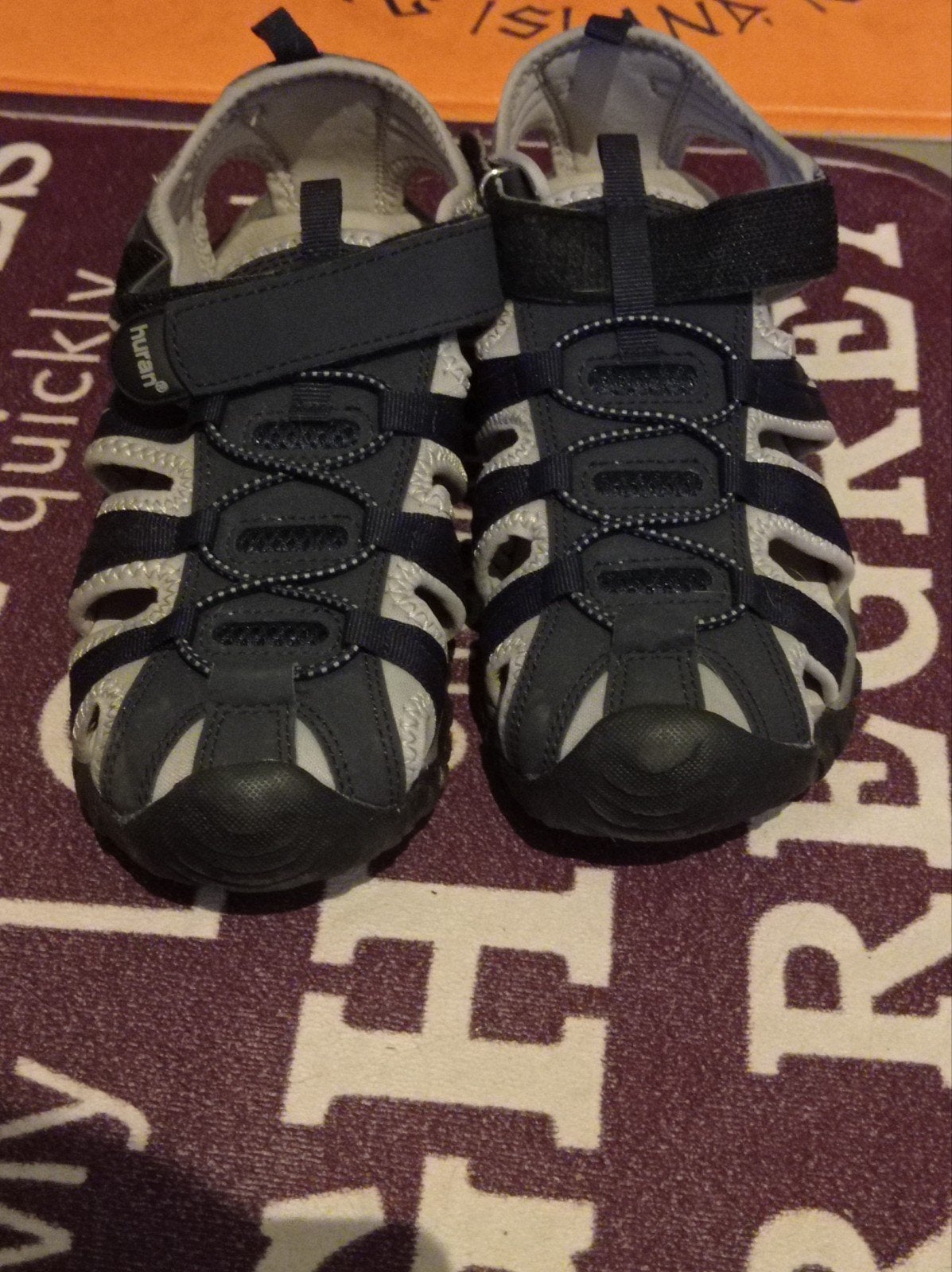 Sandalen, Ophalen