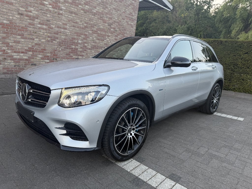 Mercedes GLC 350e AMG 4MATIC Off-Roader – Plug-in Hybride, Auto's, Mercedes-Benz, Automaat, Dealer onderhouden, 4 cilinders, GLC