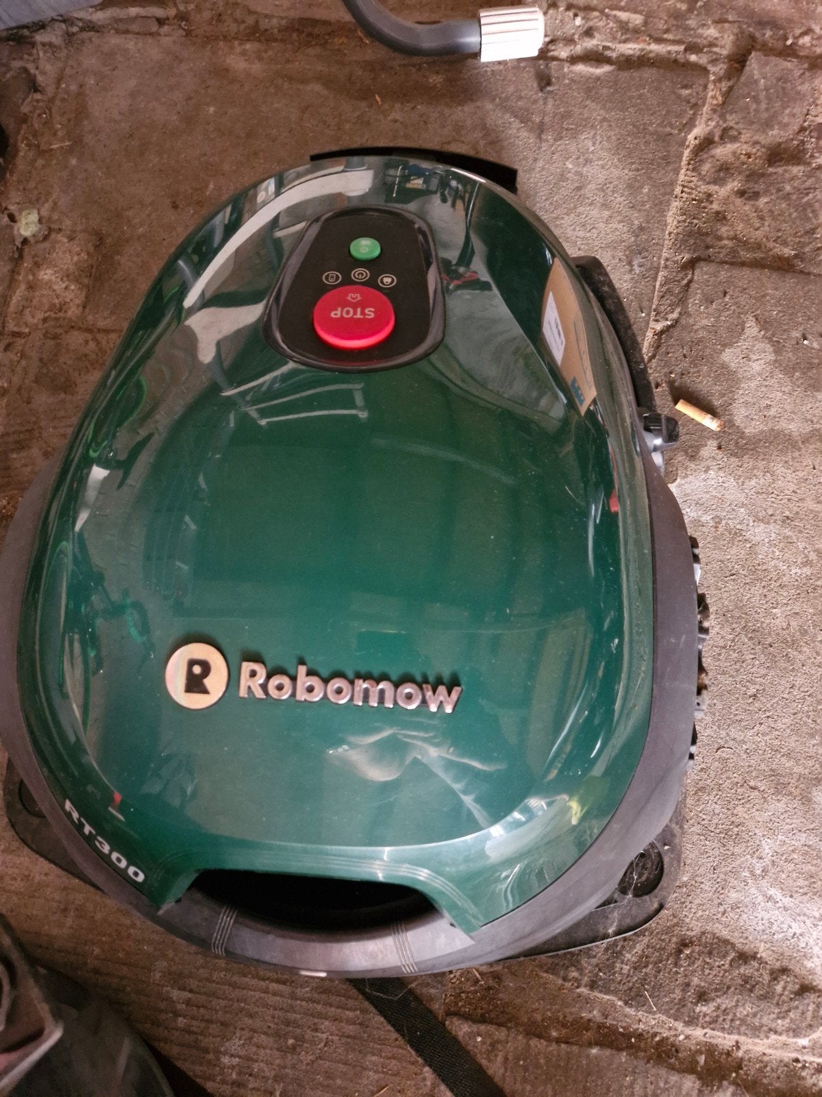 Robomow RT300 zeer mooie staat + garage, Ophalen