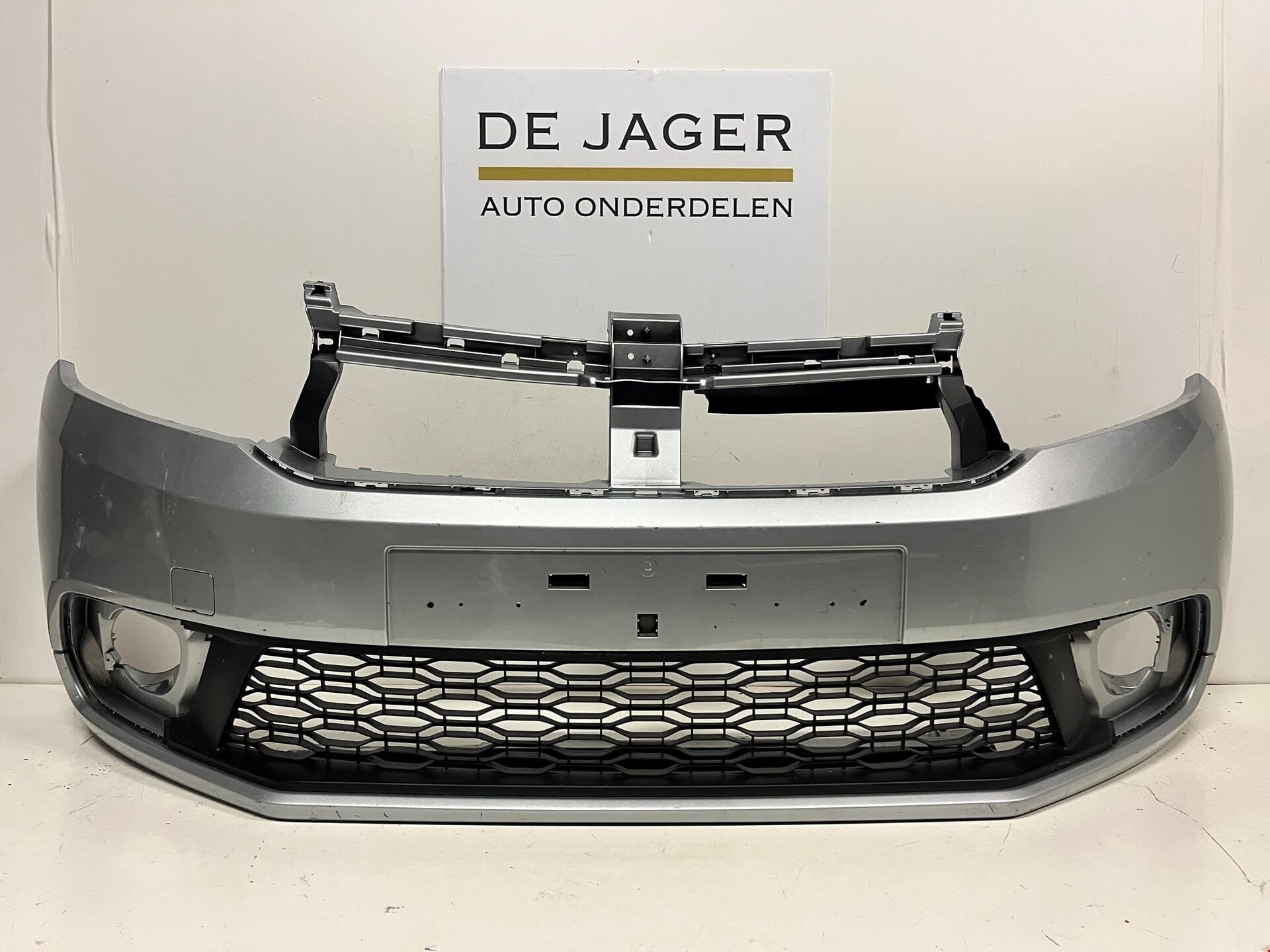 DACIA SANDERO 2 FACELIFT VOORBUMPER BUMPER 620123900R 2017-, Auto-onderdelen, Dacia, Gebruikt, Voor, Automobile-Dacia SA