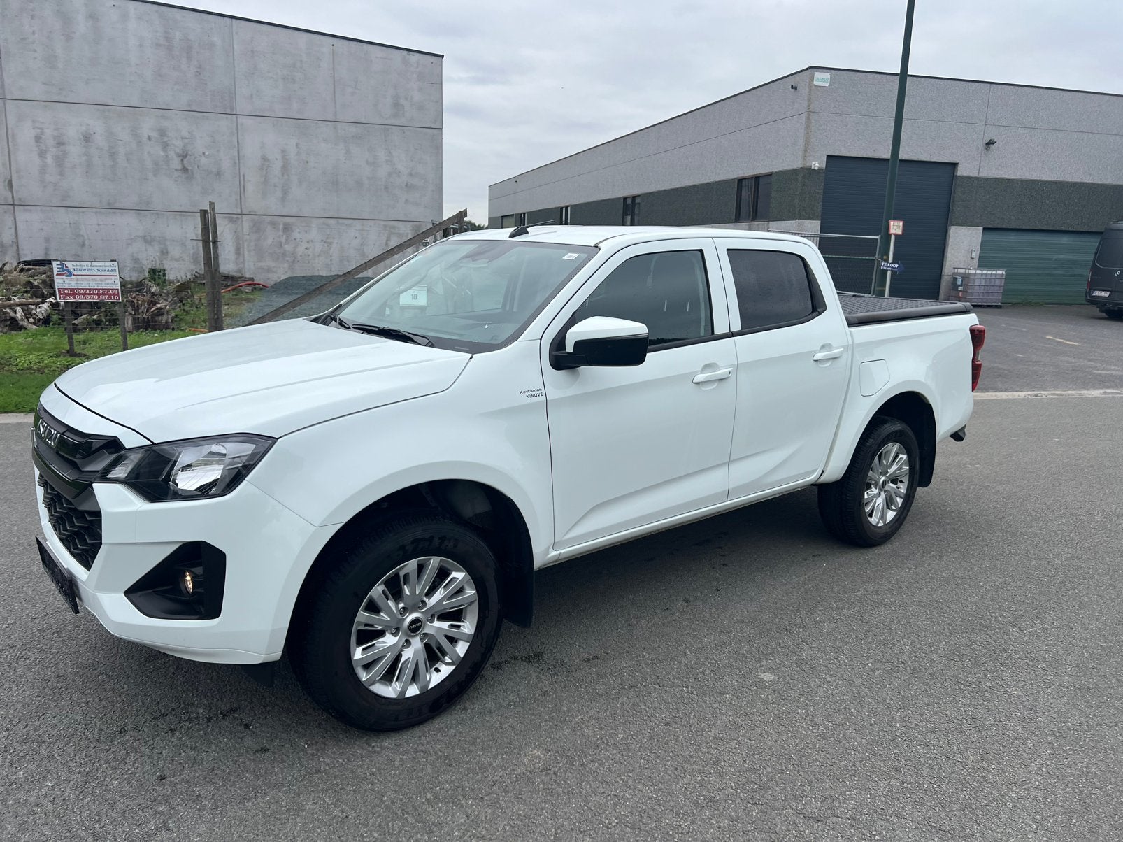 ISUZU D-MAX 1.9 4X4 Diesel , 2025 , 28.000 KM , AUTOMAAT, Auto's, Automaat, Dealer onderhouden, https://public.car-pass.be/vhr/54b0a091-92f8-43d7-91f0-d9306894a458