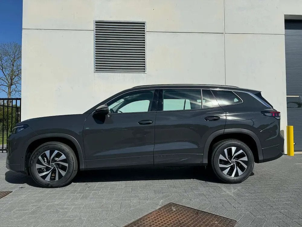 Volkswagen Tayron 1.5eTSI 150PK DSG APP CONNECT ACC PARK ASS, Auto's, Volkswagen, Automaat, Stof, Bedrijf, 5 zetels