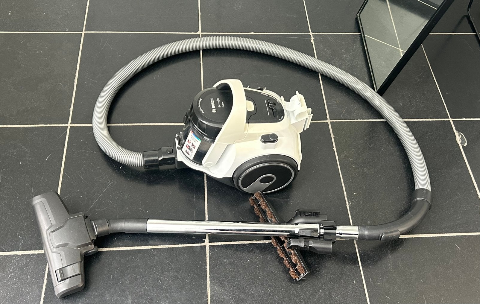 Bosch Serie 2 Stofzuiger zonder zak Wit, Electroménager, Bosch, Réservoir, Convient aux sols durs, Aspirateur traîneau