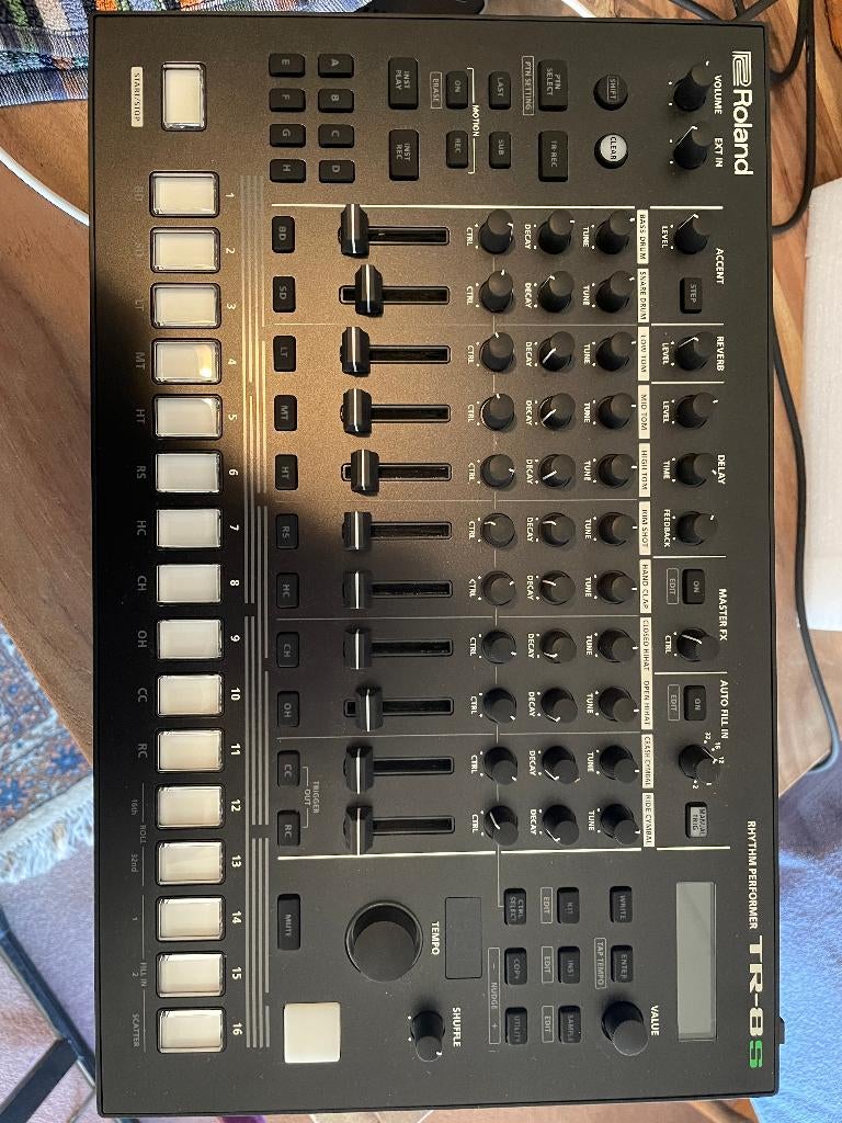Roland TR8S, Muziek en Instrumenten, Ophalen, Roland