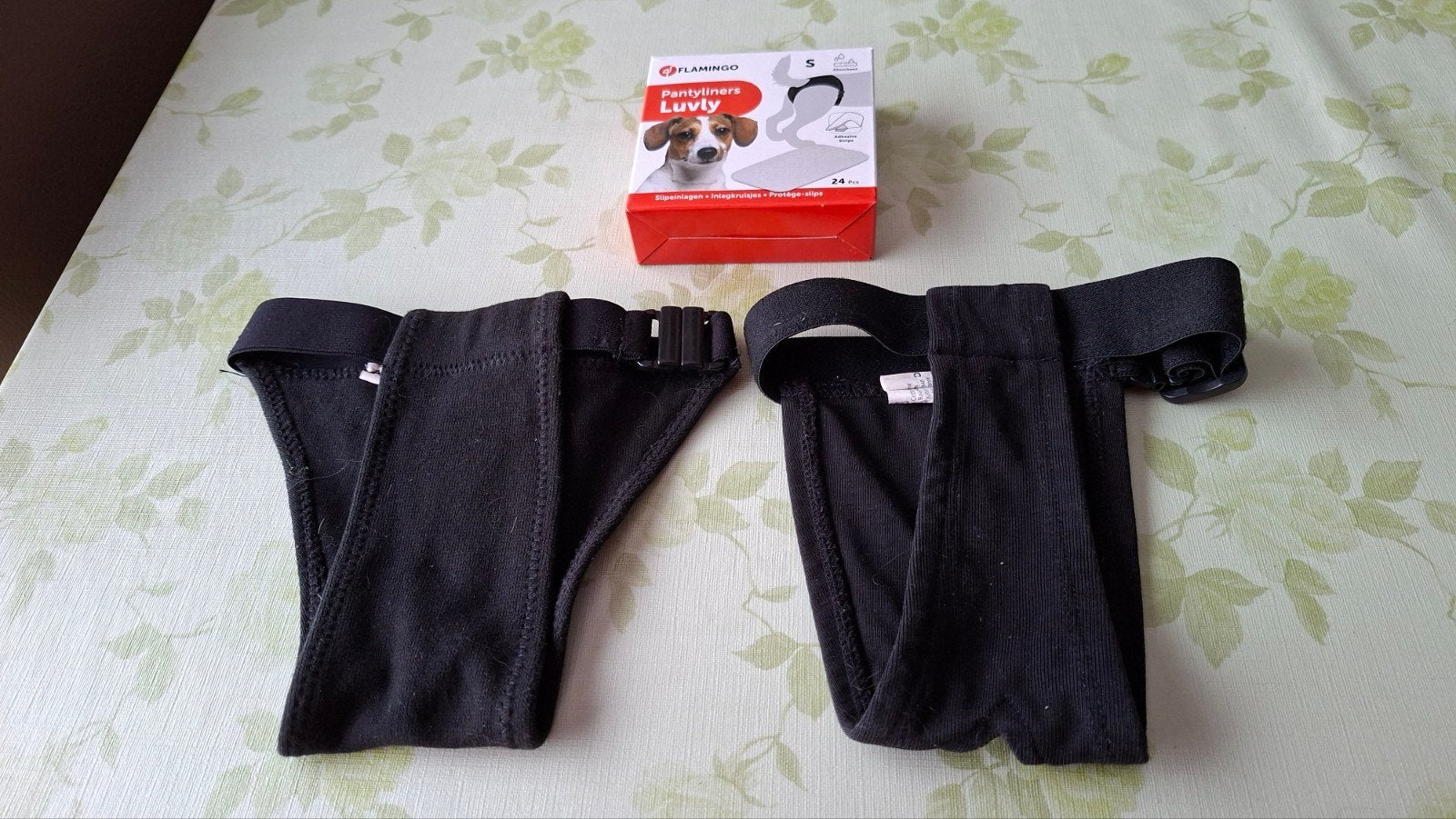 Loopsheid broekjes van Flamingo,en inlegkruisjes, Dieren en Toebehoren, Hondenkleding, Ophalen, Zo goed als nieuw, Hondenbroek