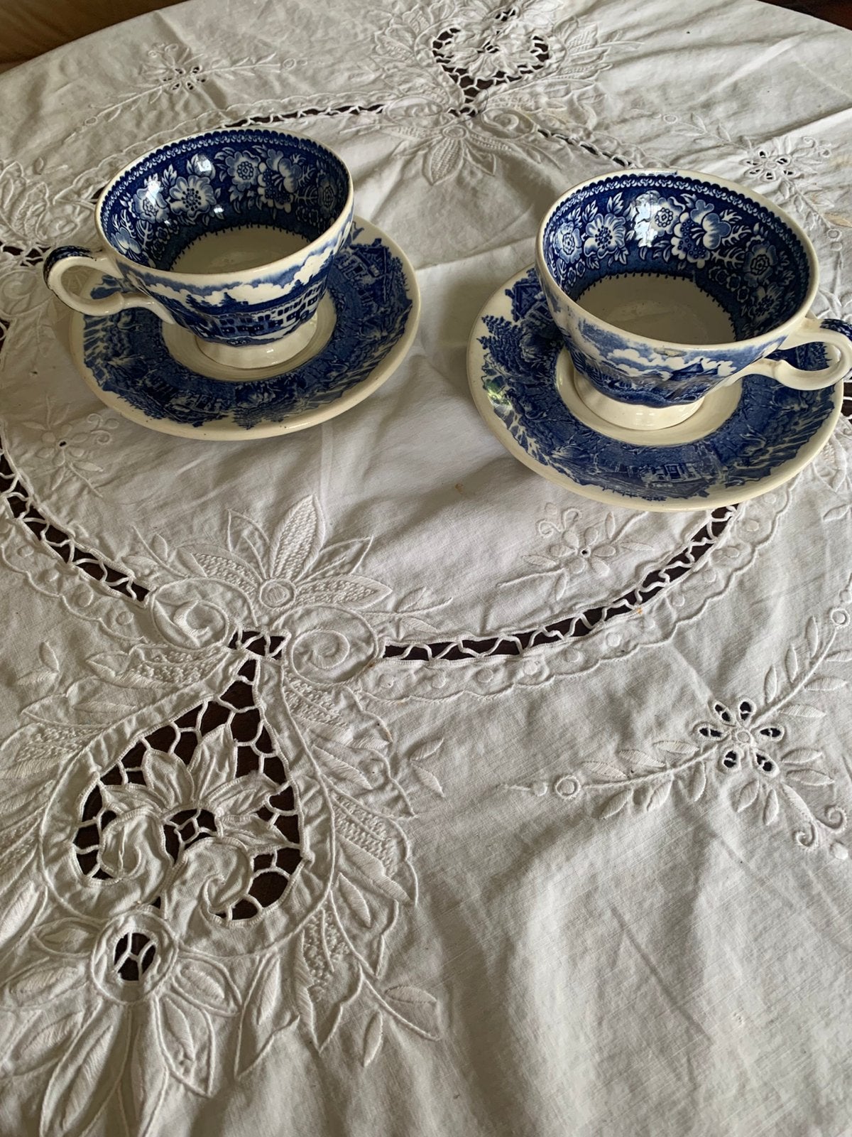 2 tasses et soucoupes Boch Fr decor Alpes, Antiquités & Art, Enlèvement ou Envoi