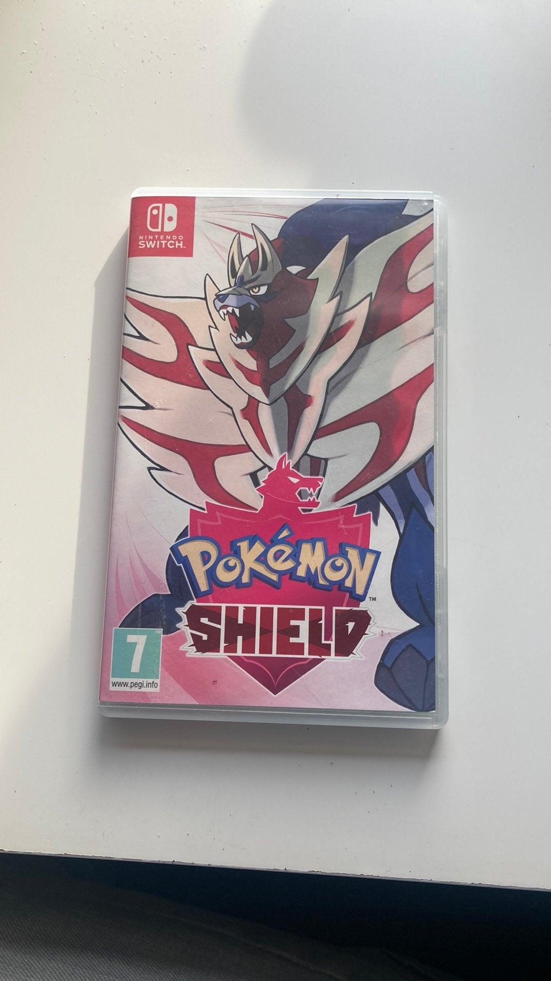 Pokemon shield, Games en Spelcomputers, Games | Nintendo Switch, Ophalen of Verzenden, Zo goed als nieuw