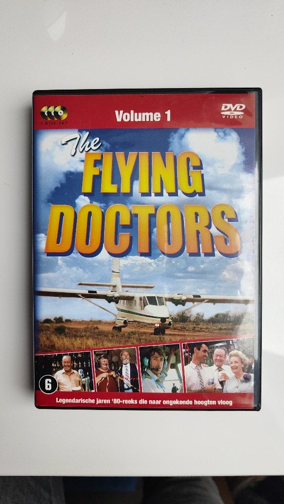 The Flying Doctors DVD boxen, Cd's en Dvd's, Seizoen 1, Drama, Ophalen of Verzenden, Zo goed als nieuw