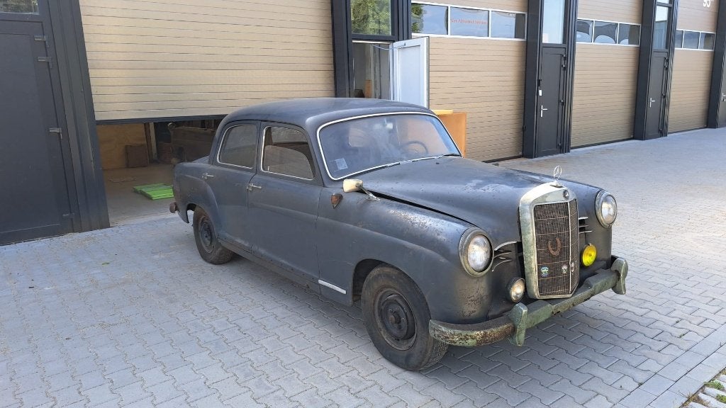 Mercedes 180 Benzine (ponton) met officiële papieren, Beige, 4 cilinders, Blauw, Handgeschakeld