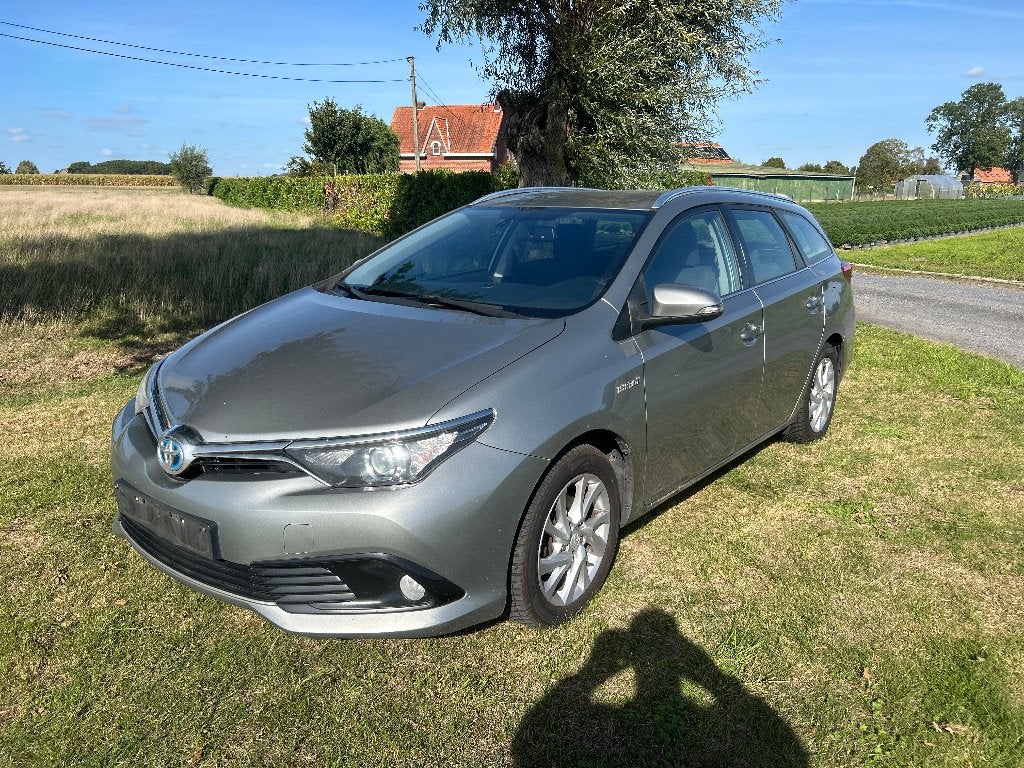 TOYOTA AURIS SW 1.8 i essence hybride, Autos, Argent ou Gris, Achat, Euro 6, Entretenue par le concessionnaire
