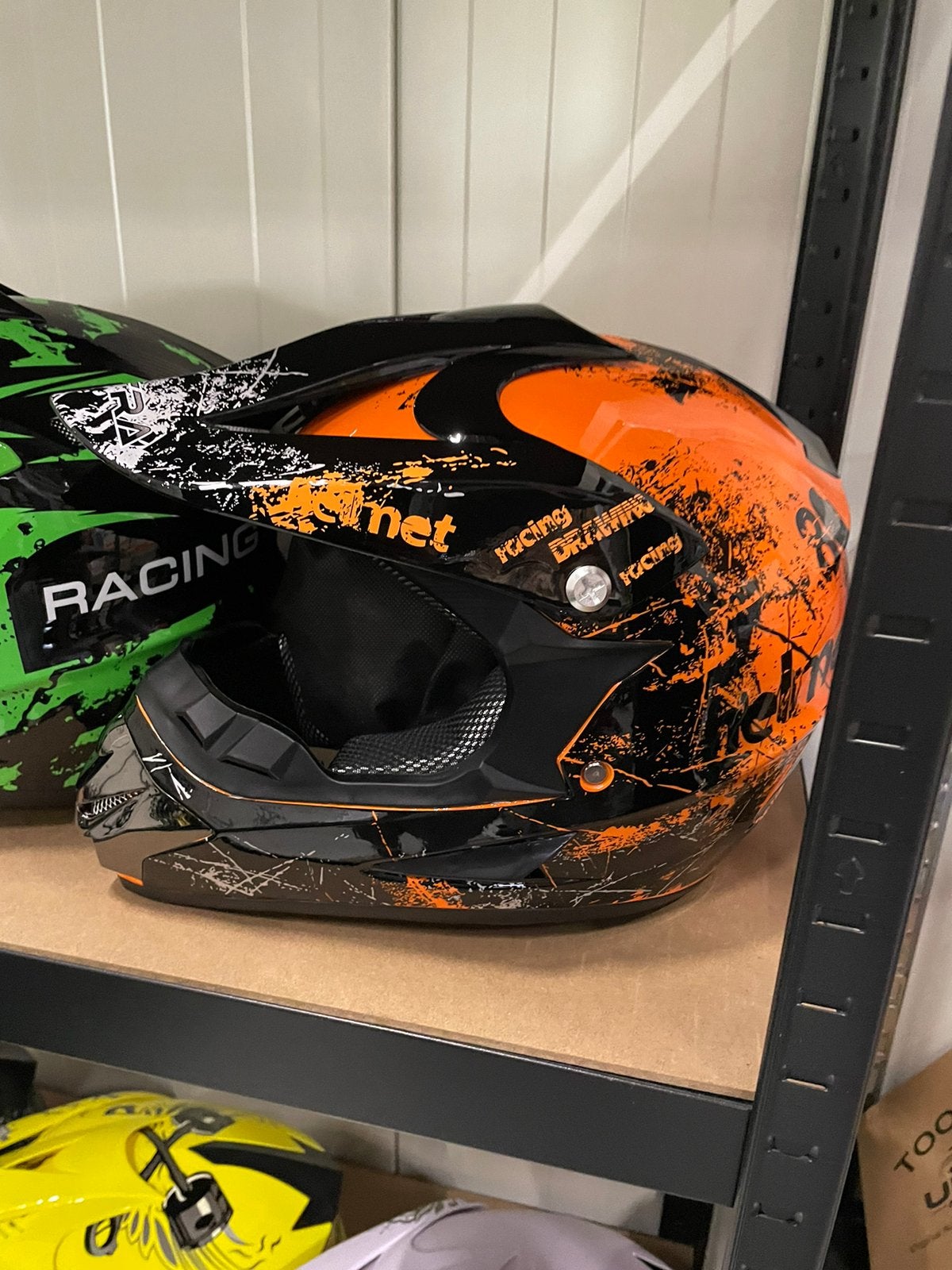 Nieuwe Ultra motorhelm voor kinderen in diverse kleuren j, Motoren, Ophalen, Nieuw met kaartje, Offroadhelm, Kinderen