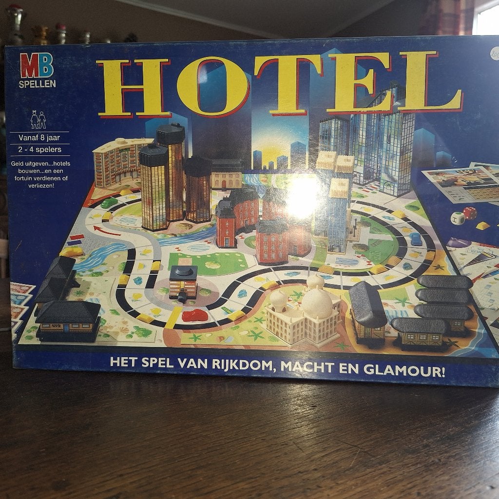 jeu de société Hotel MB en version néerlandaise., Hobby & Loisirs créatifs, Trois ou quatre joueurs, Envoi, Utilisé, MB