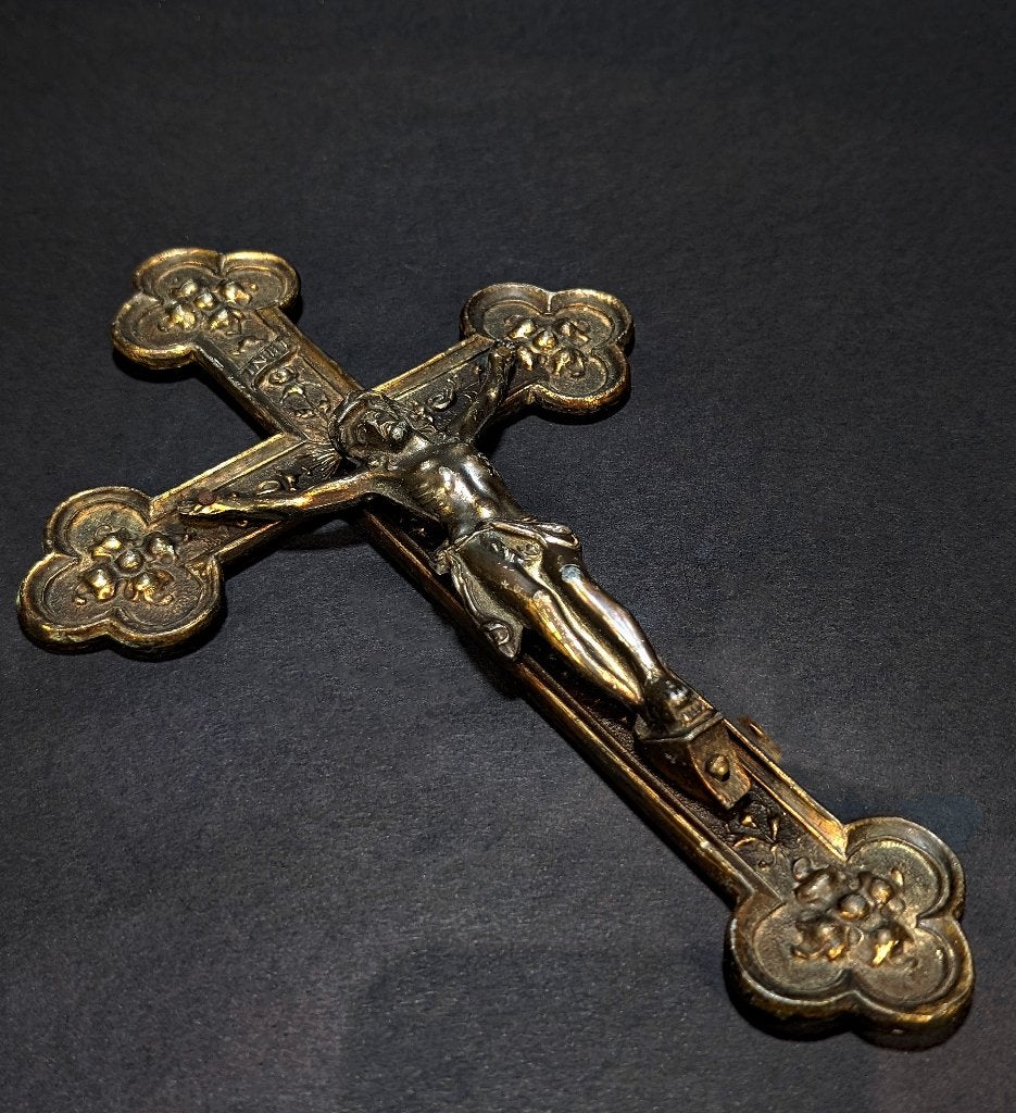Ancien crucifix en bronze – Croix décorée XIXe / début XXe, Antiquités & Art, Antiquités | Objets religieux, Envoi
