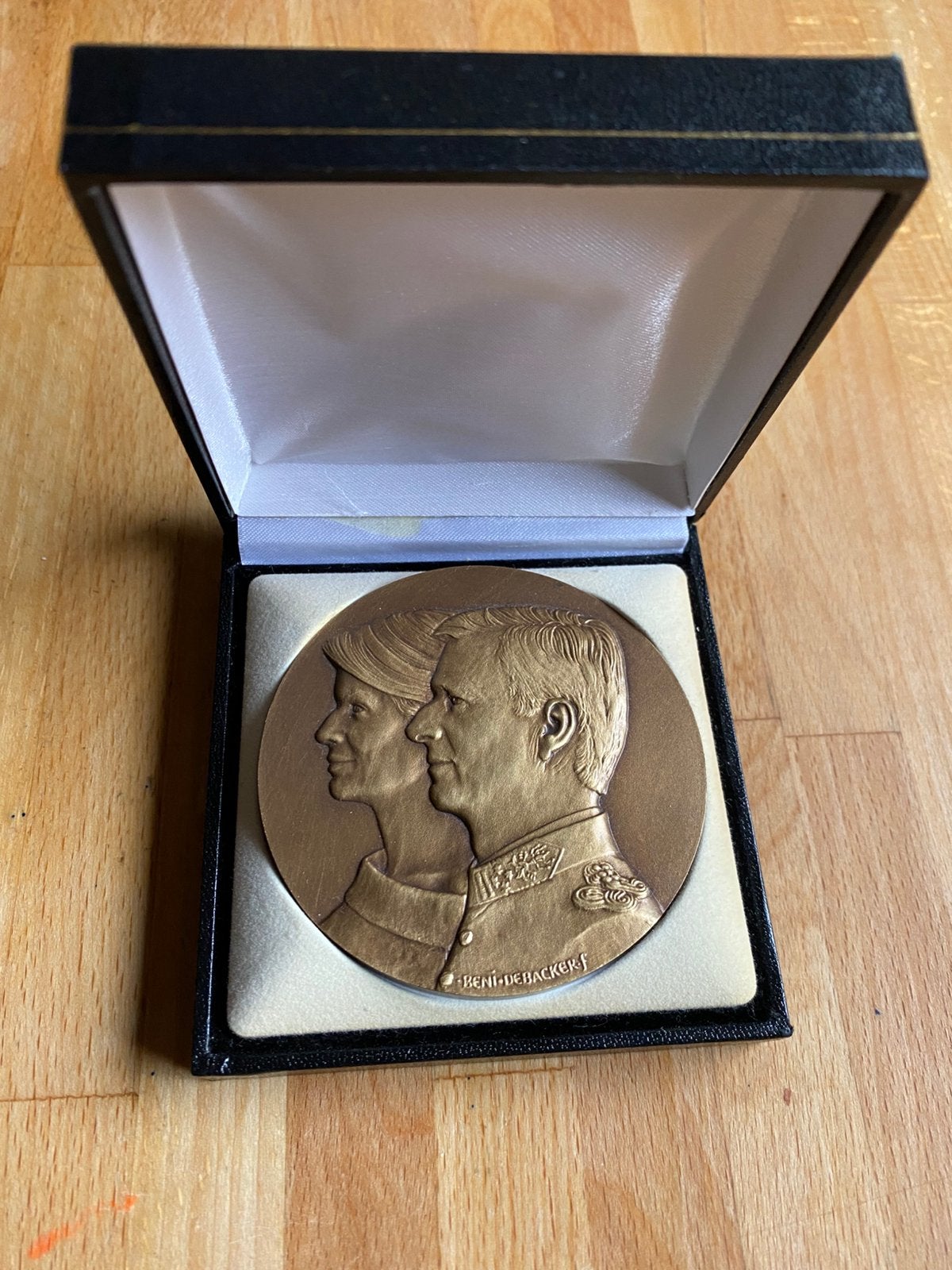 Bronzen aandenken koningshuis, Ophalen of Verzenden, Brons