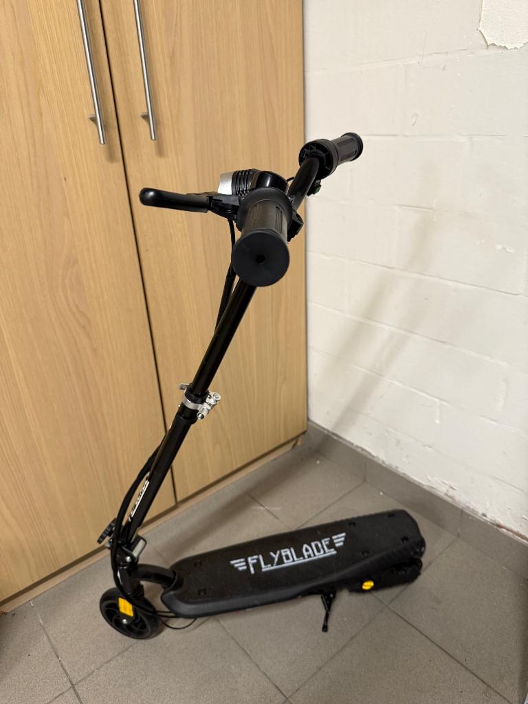 Flyblade nieuw, Fietsen en Brommers, Steps, Ophalen, Nieuw, Elektrische step (E-scooter), Flyblade