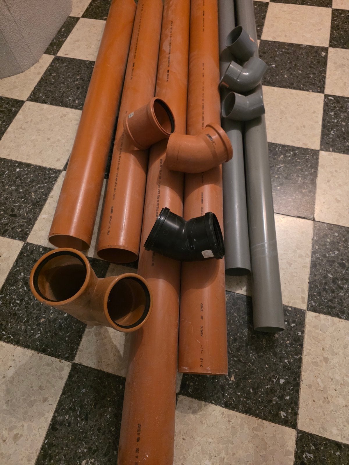 Vends lot de tuyaux et raccords PVC d'évacuation, Ophalen, PVC, Afvoer
