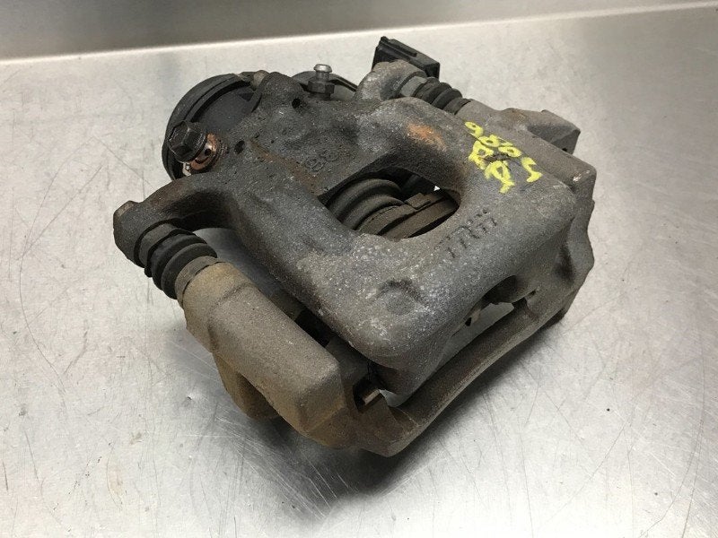 REMKLAUW RECHTS ACHTER ABS Nissan Qashqai (J11) (01-2013/-), Gebruikt, Nissan