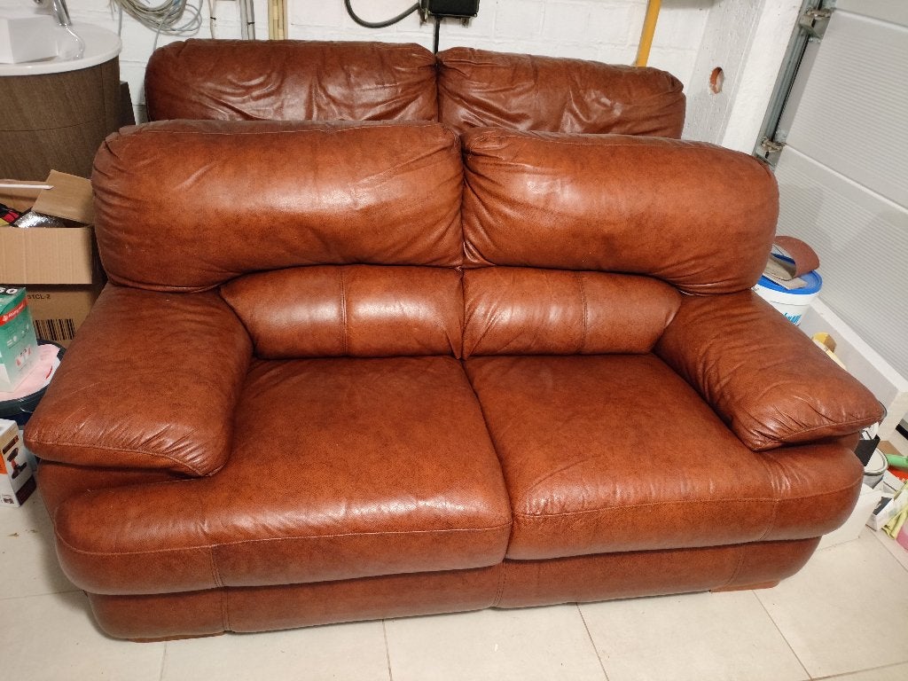 Deux sofas en cuir brun, en bonne etat, Maison & Meubles, Trois personnes, 200 à 250 cm, Comme neuf, Enlèvement