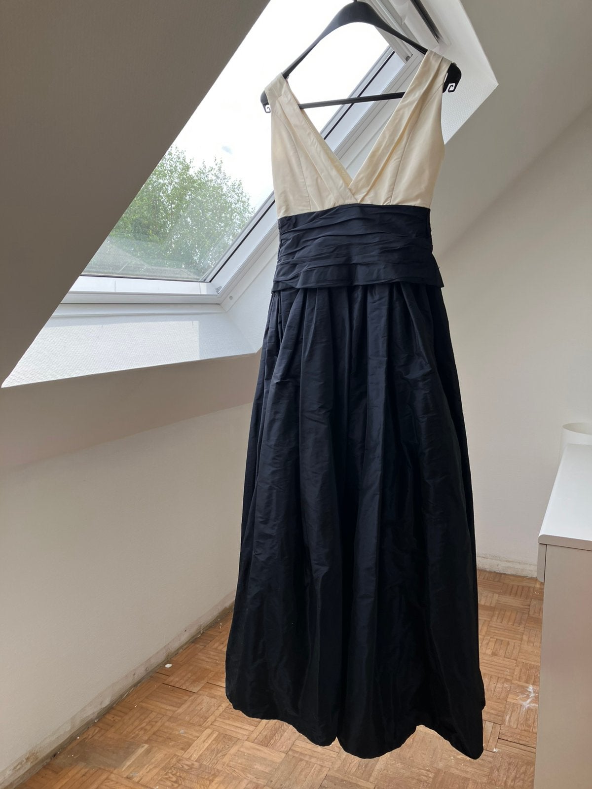 Suitekleed tafta maat 38 champagnekleur-donkerblauw, Kleding | Dames, Ophalen, Zo goed als nieuw, Maat 38/40 (M)