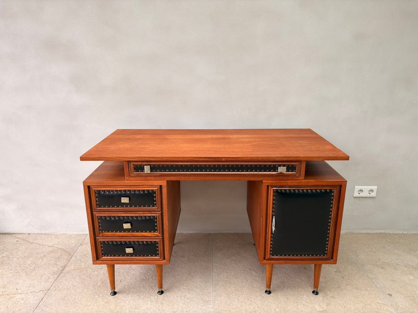 Vintage hout/leren bureau, Vintage, Ophalen, Zo goed als nieuw, Hout