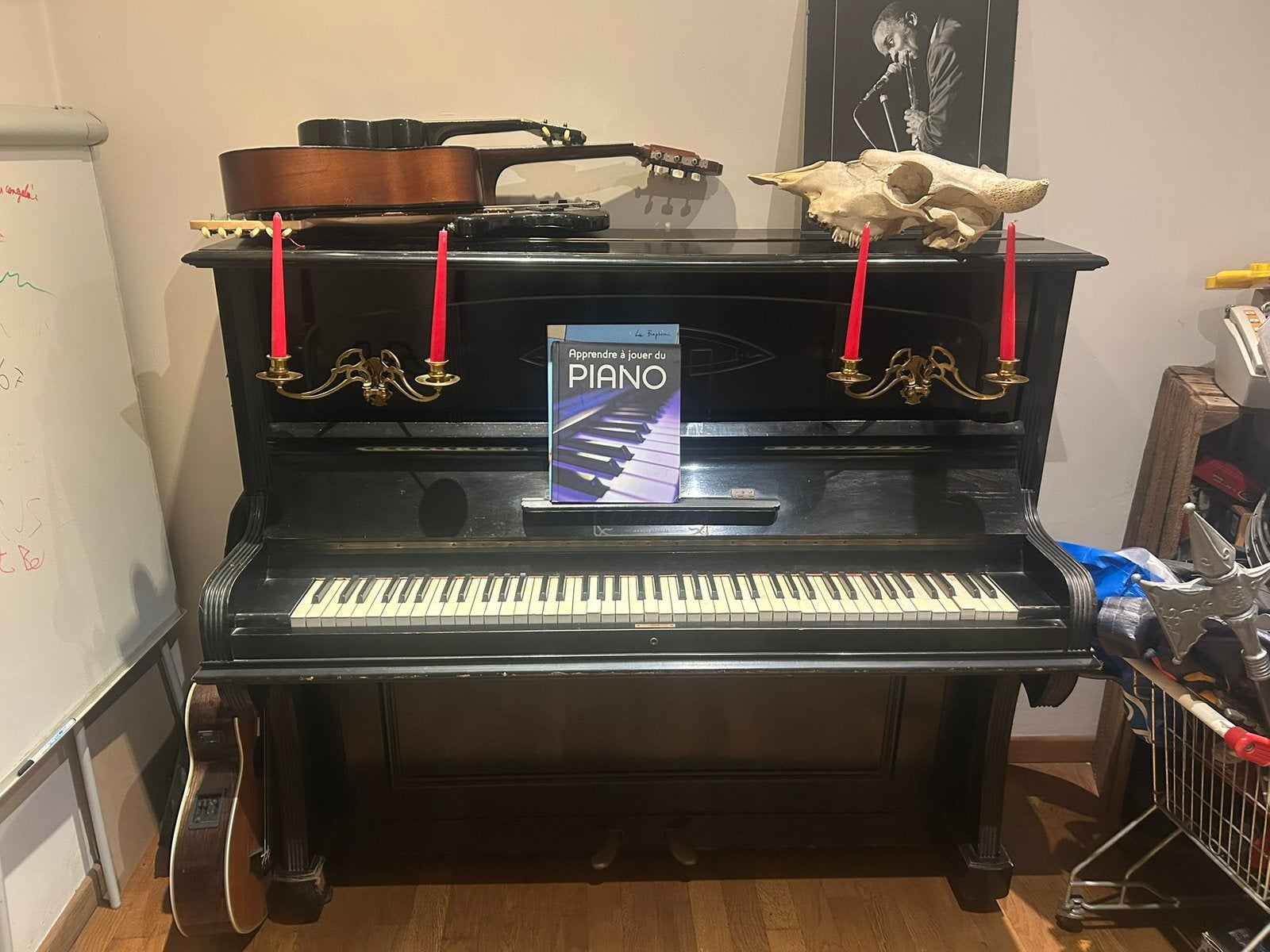 PIANO DROIT D’epoque A RENOVER. Magnifique meuble, Muziek en Instrumenten, Ophalen, Gebruikt, Zwart, Piano
