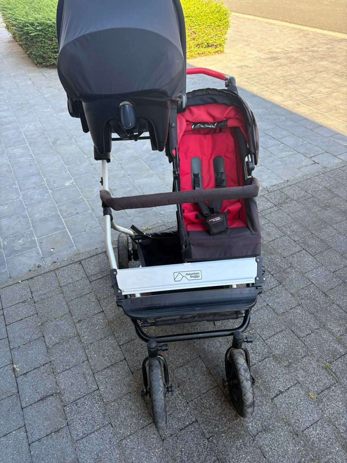 Mountain Buggy Duet - kinderwagen, Enlèvement, Comme neuf, Autres marques, Modèle duo