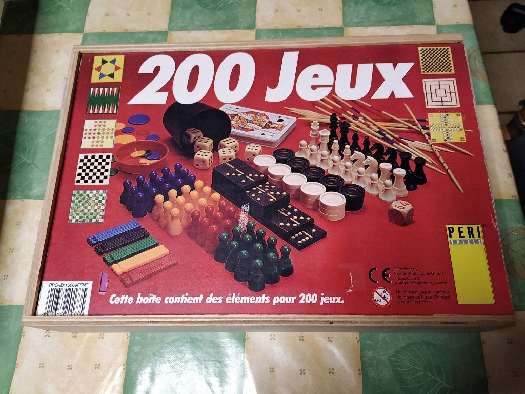200 spelletjes in een grote mooie houten kist splinternieuw, Hobby & Loisirs créatifs, Enlèvement ou Envoi, Neuf