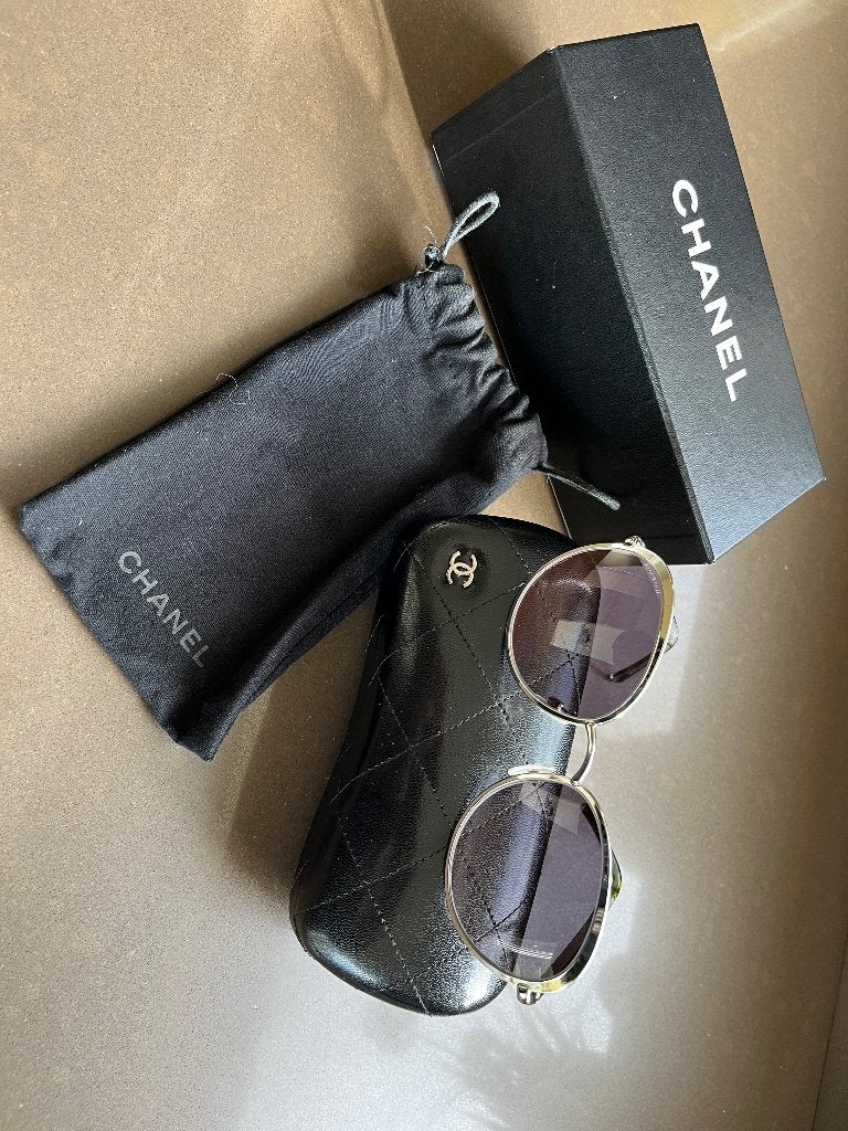 CHANEL zonnebril, Ophalen of Verzenden, Zo goed als nieuw, Zonnebril
