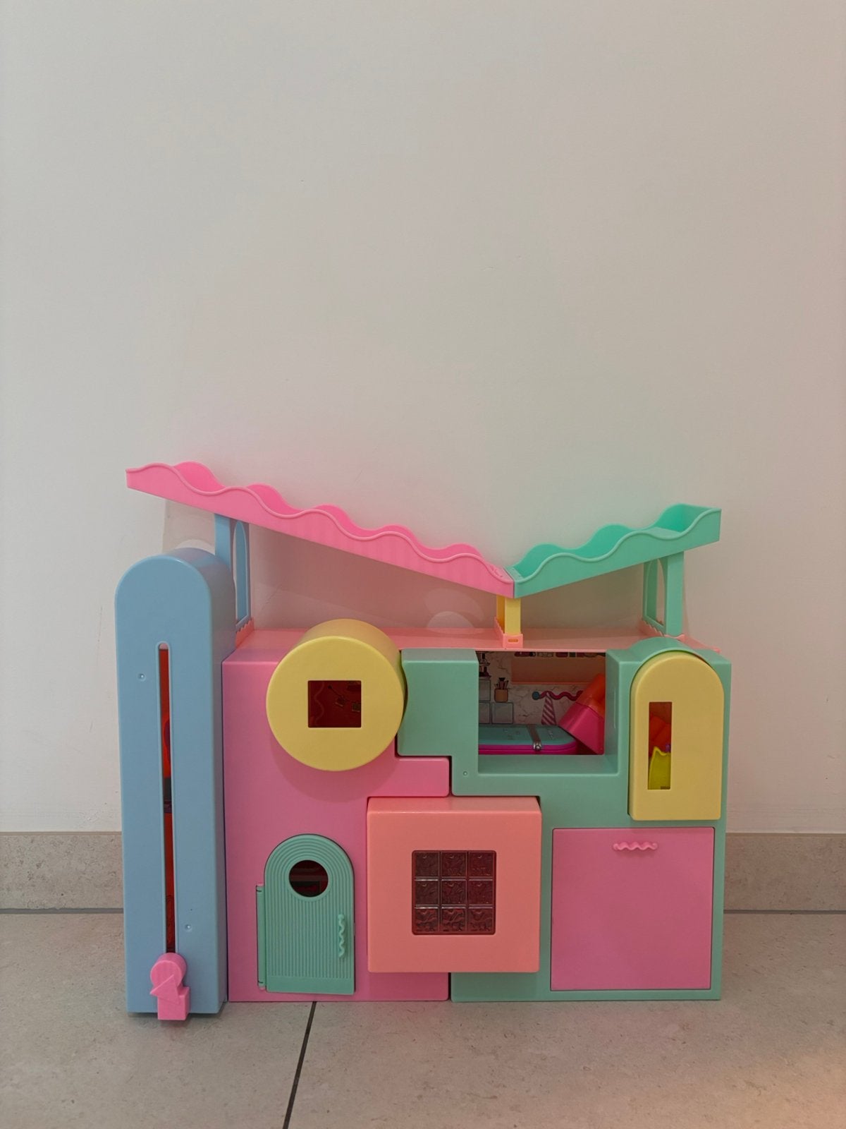 L.O.L poppenhuis, Ophalen, Zo goed als nieuw, Poppenhuis