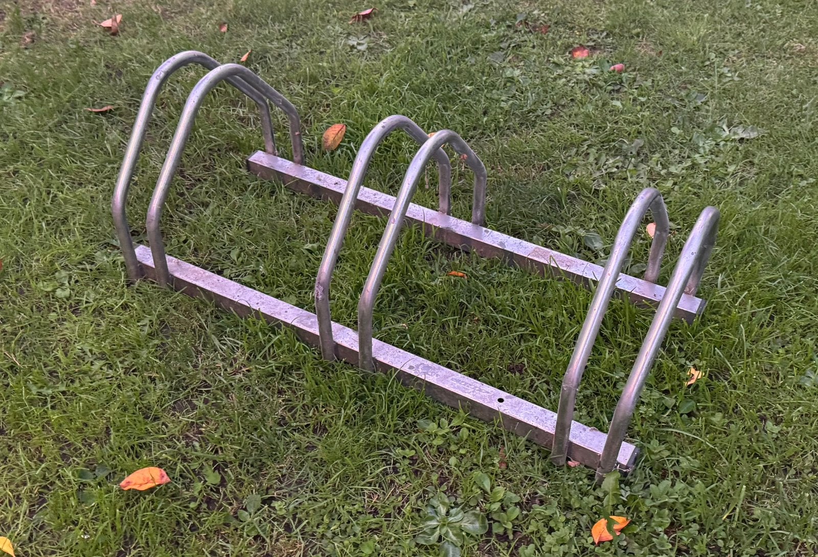 Gegalvaniseerd fietsenrek voor drie fietsen, Enlèvement, Comme neuf