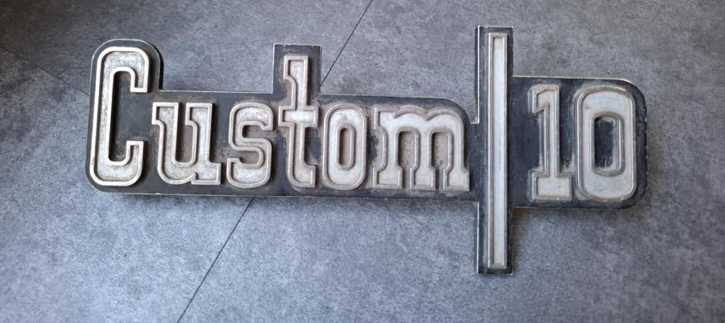 Custom / 10 vintage metalen embleem logo  emblemen logo's, Autos : Pièces & Accessoires, Enlèvement ou Envoi, Chevrolet