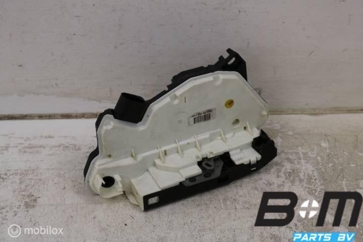 Portierslot rechts VW Scirocco RHD 5N2837016A, Utilisé