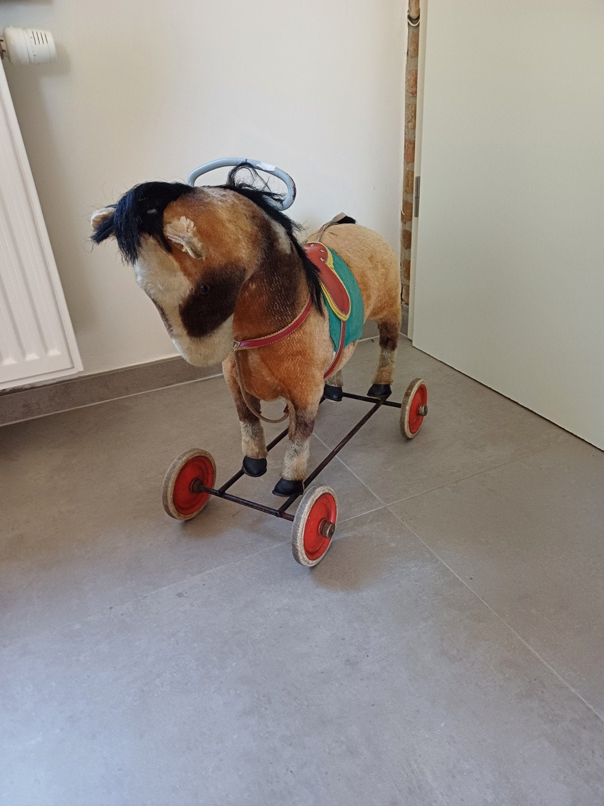 Antiek Steiff paardje op wielen jaren '50 - '60
Met knopje e, Ophalen
