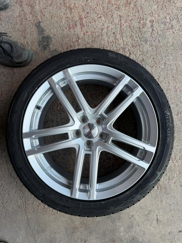 NIEUWE Dezent winterband 5X100 18, Ophalen, 18 inch, 215 mm, Banden en Velgen
