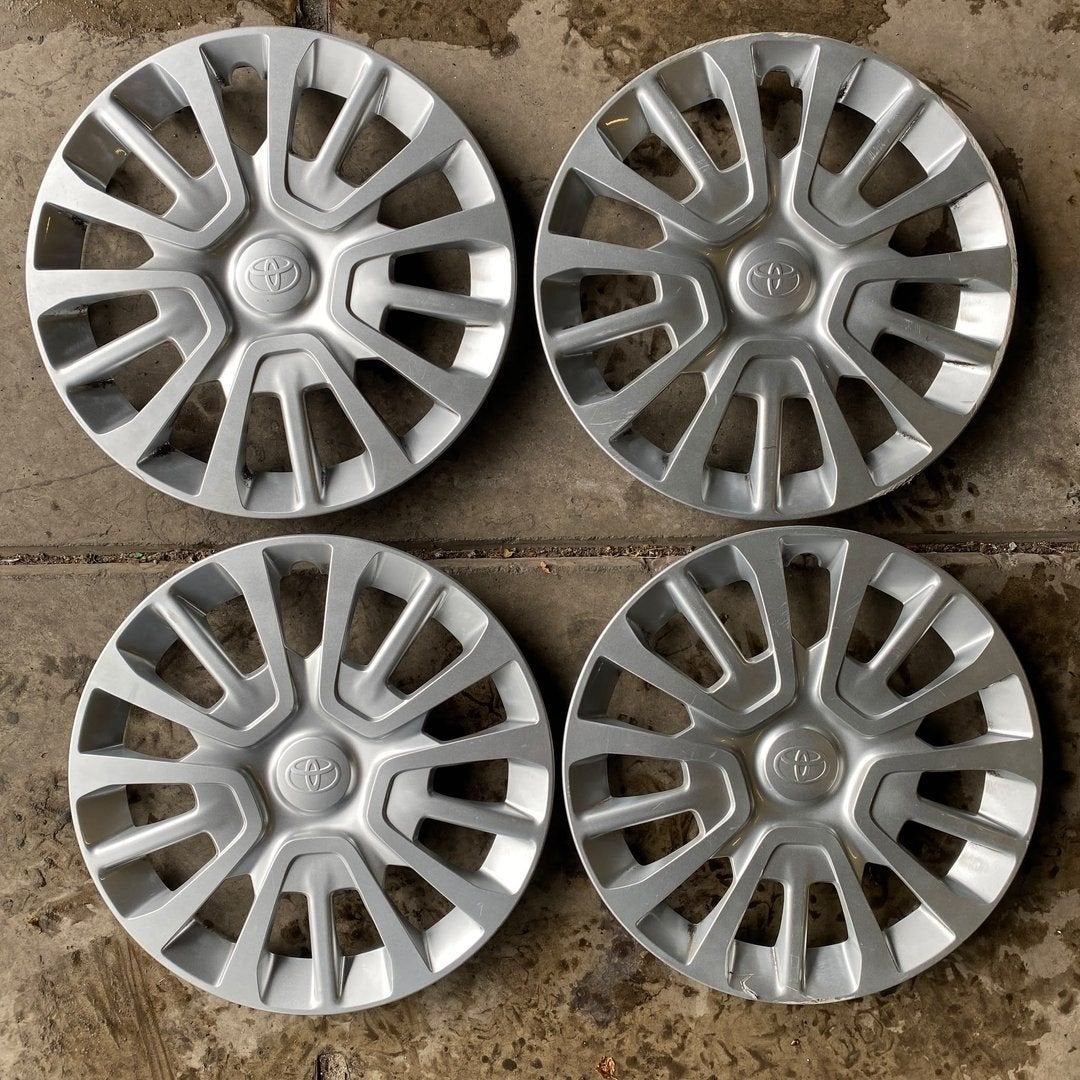 Wieldoppen Toyota Pro-Ace 9810850177 Set 16 inch 9814734477, -, Utilisé, -, -