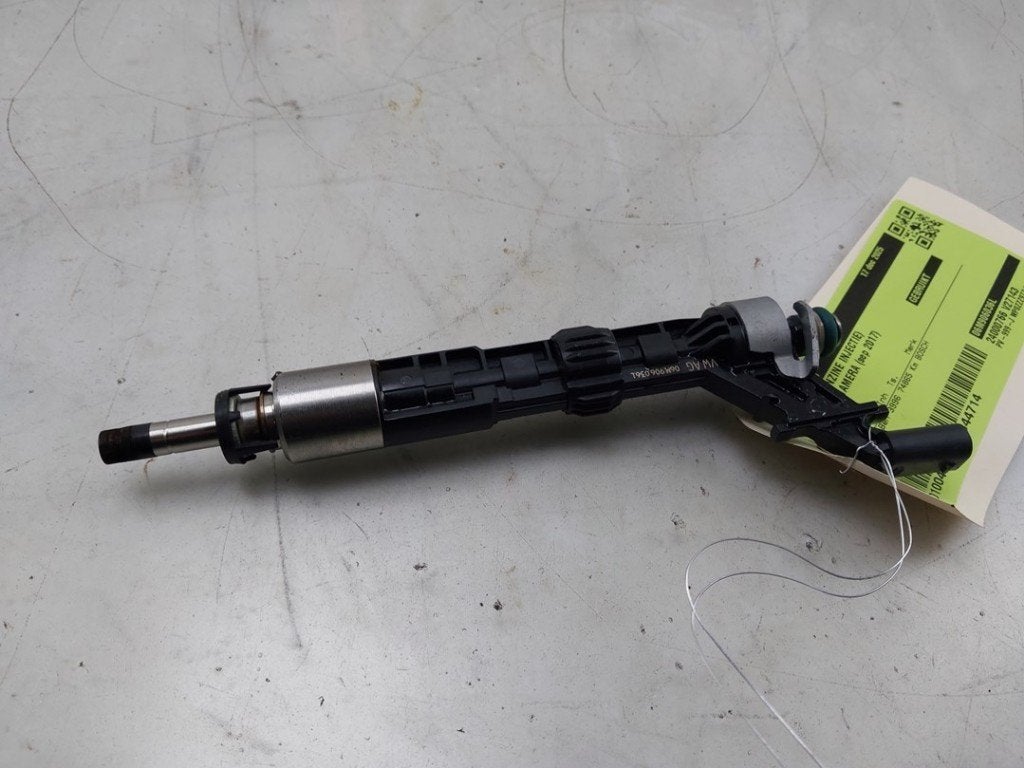 INJECTEUR Porsche Panamera (971G) (01-2016/12-2023), Robert Bosch AG, Porsche, Utilisé, Robert-Bosch-Allee 1
74232  Abstatt, DE