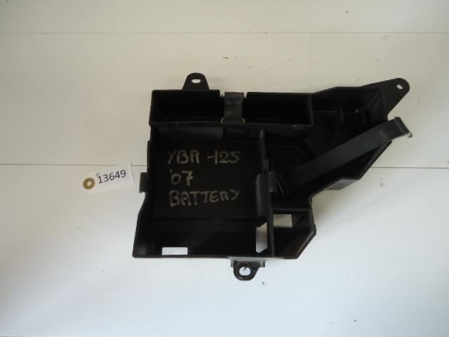 YBR125 2007 - 2011 Yamaha Batterijbak D1-11222