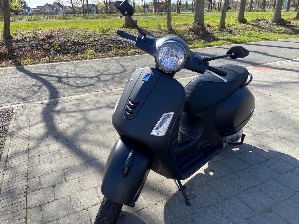 Vespa 300 super gts notte, Motoren, Particulier