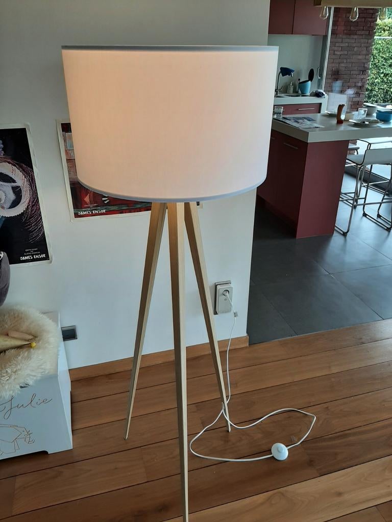 Zuiver Tripod vloerlamp, Huis en Inrichting, Lampen | Vloerlampen, Ophalen