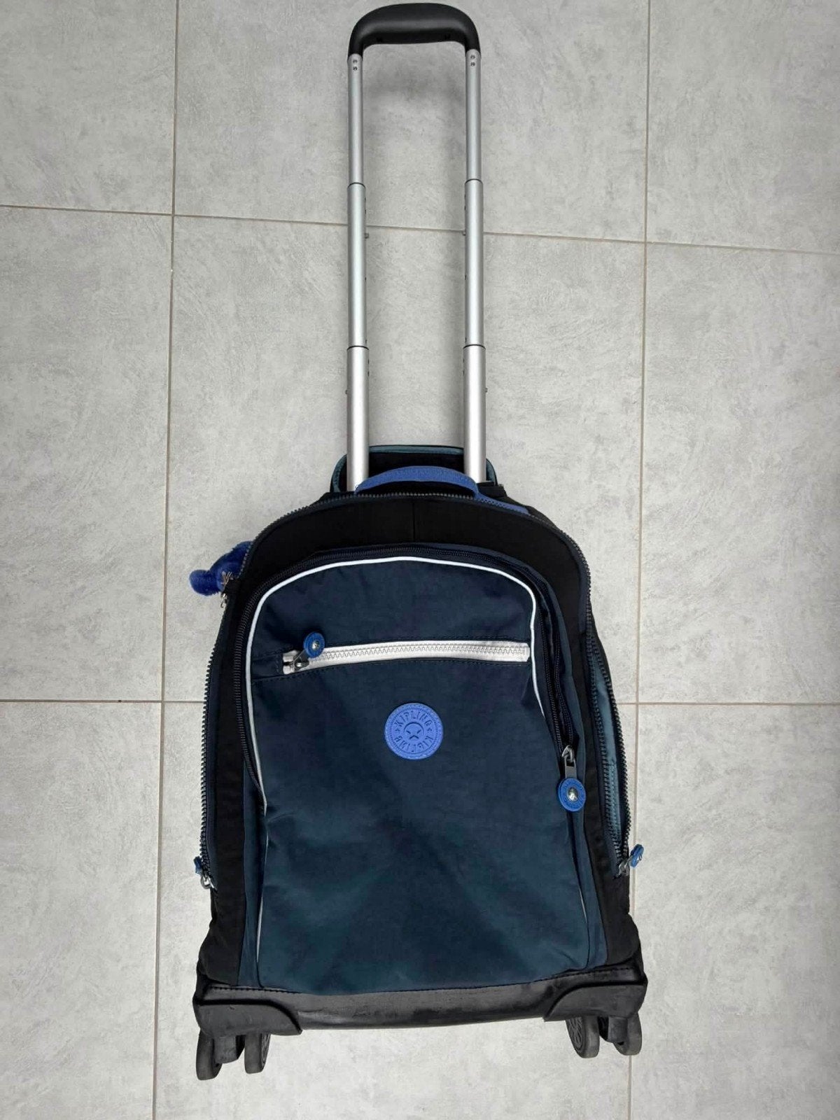 cartable a roulette/ plumier/ sac de gym/ sac isotherm kipli, Enlèvement, Comme neuf