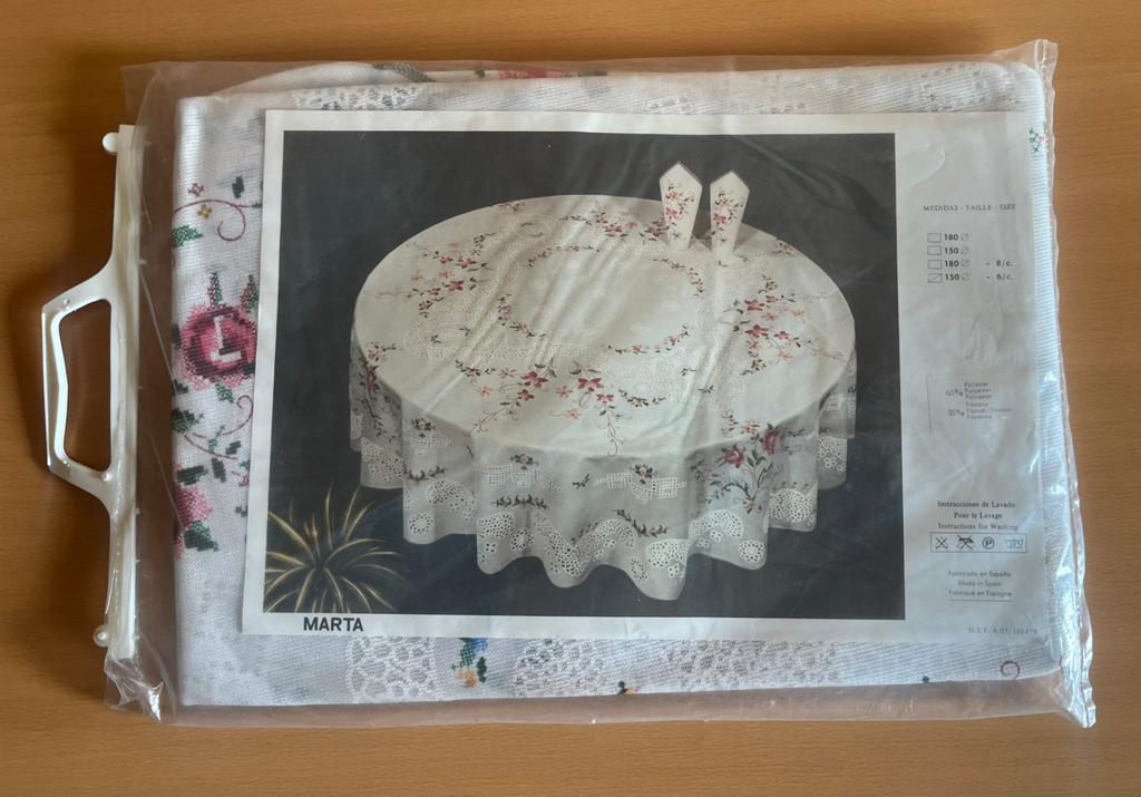 Nappe ronde brodée et dentelle "MARTA" – Neuve, Enlèvement ou Envoi, Neuf