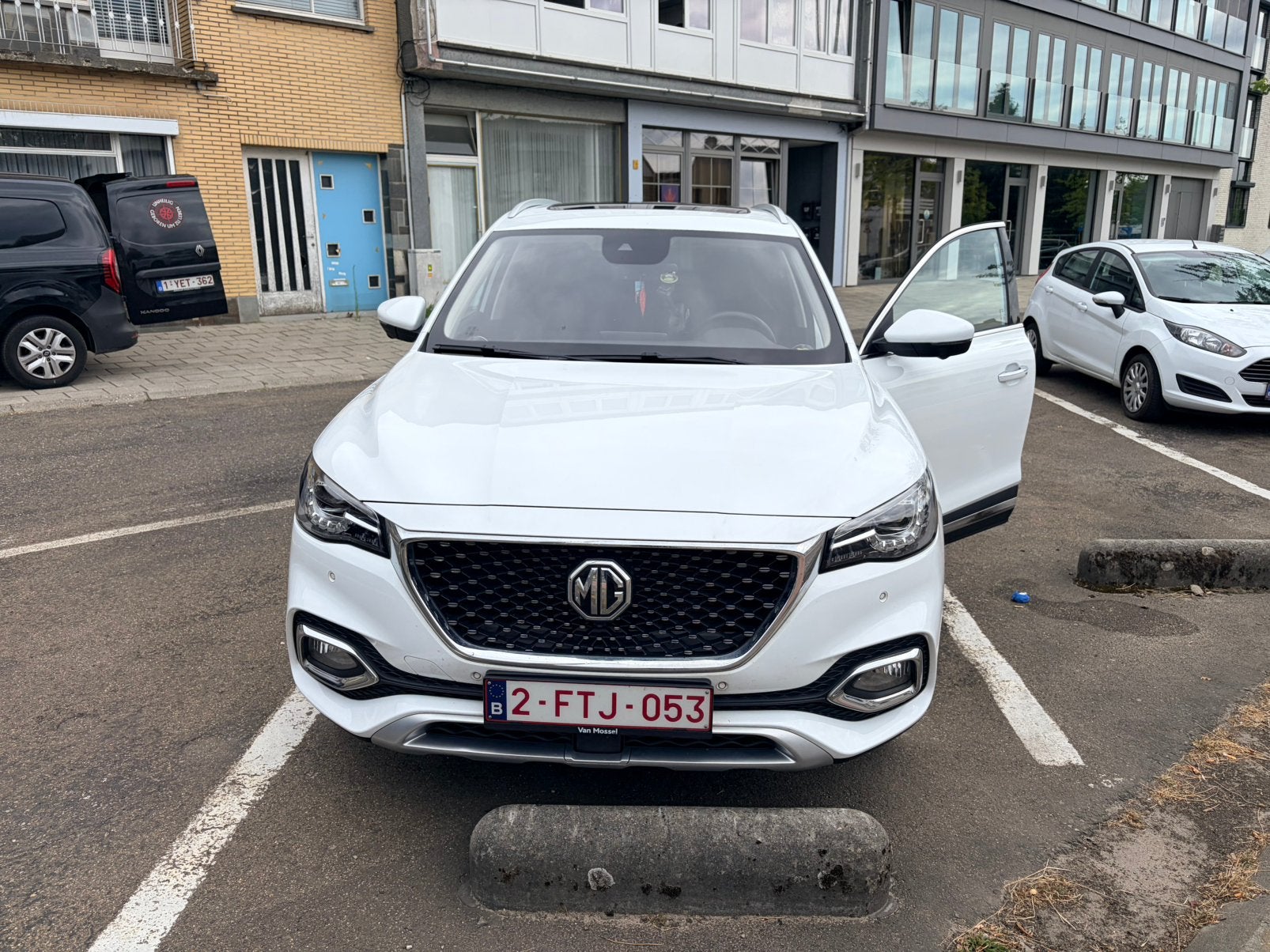 Mg hs luxury, Autos, MG, EHS, Caméra 360°, ABS, Caméra de recul, Airbags, Air conditionné, Alarme, Android Auto, Apple Carplay