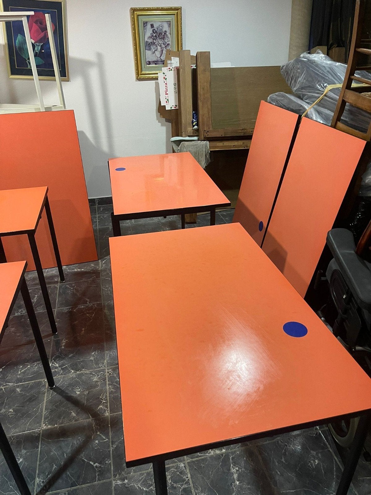 stevige tafels, Ophalen