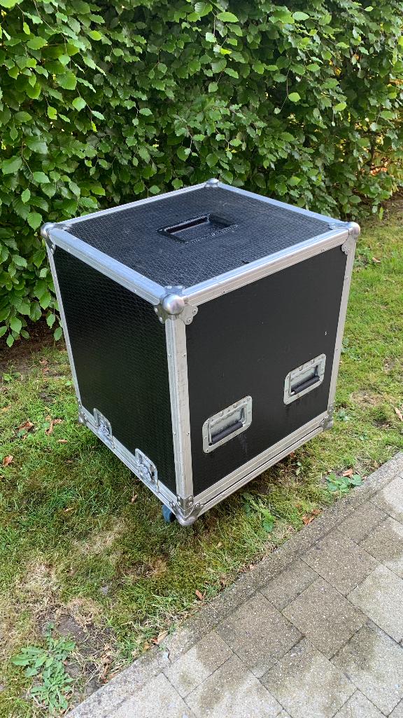 Flightcase op wielen - zeer degelijk gebouwd, Muziek en Instrumenten, Ophalen, Gebruikt, Speaker of Versterker, Flightcase