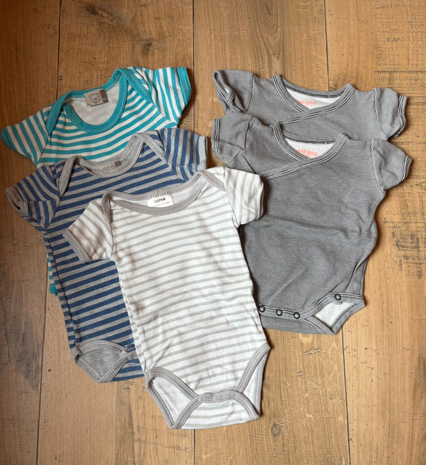 5 body à manches courtes (taille 56), Enfants & Bébés, Enlèvement ou Envoi, Utilisé, Garçon ou Fille, Vêtements de nuit ou Sous-vêtements