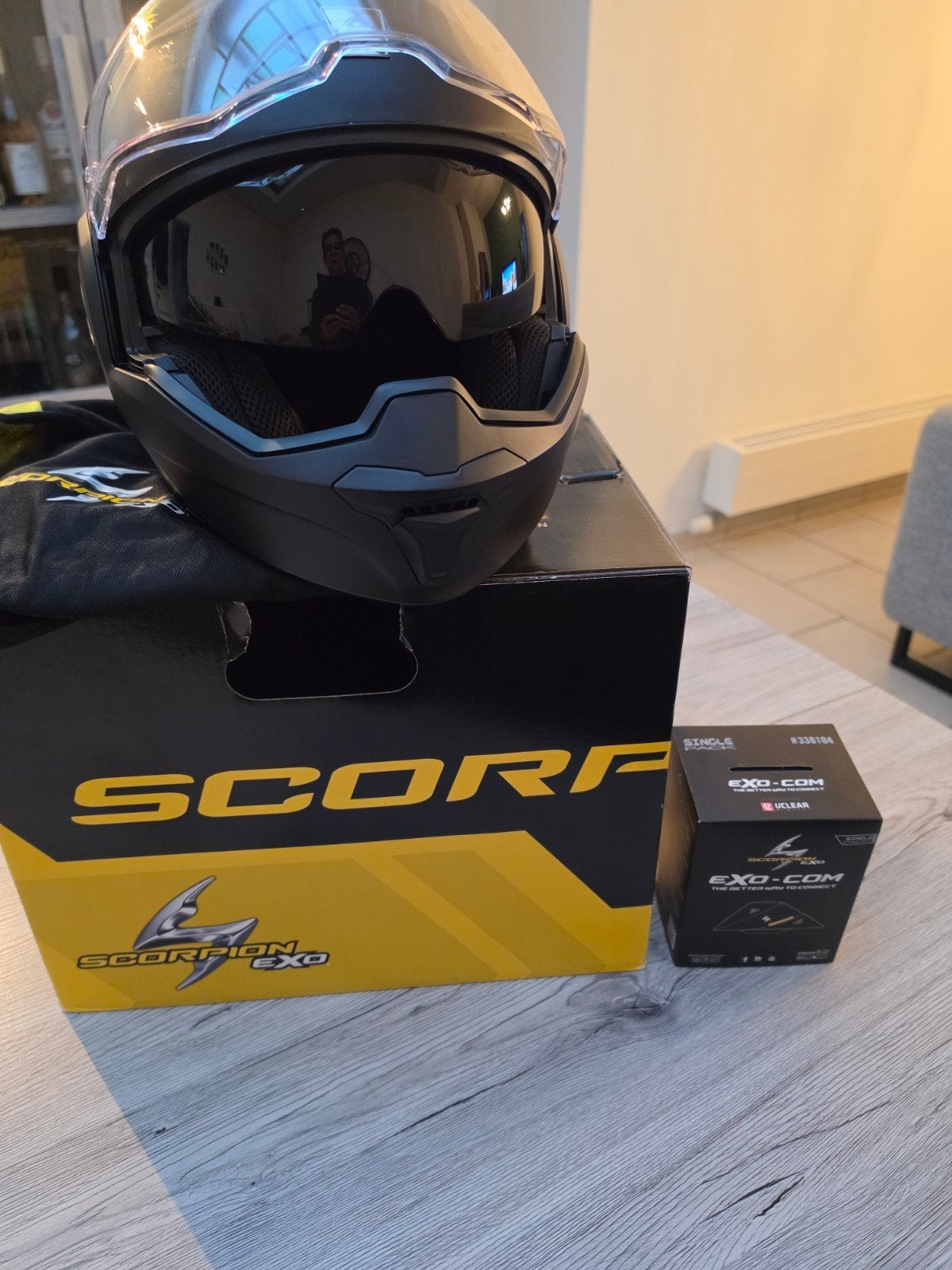 Motor helm maat medium. Zwarte helm merk Scorpion., Motoren, Ophalen